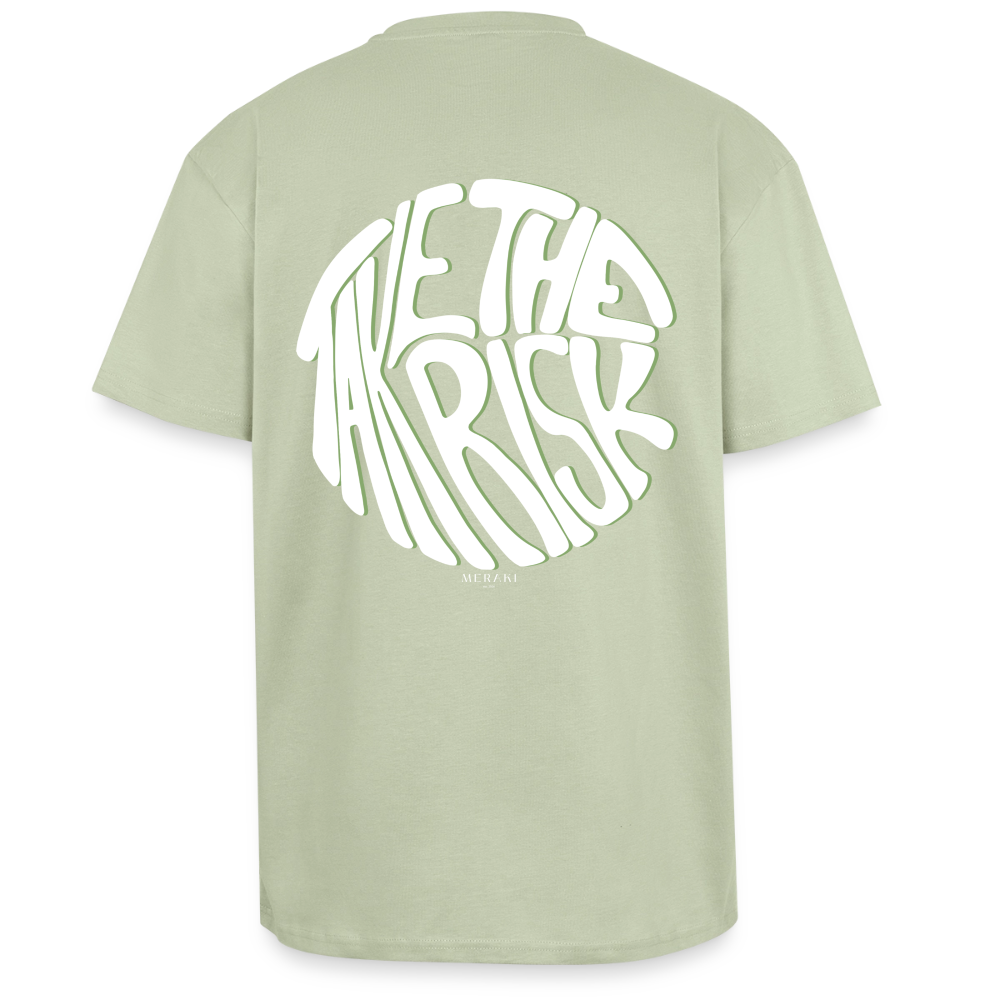 Oversized Heavyweight T-Shirt - TAKE THE RISK - Leichtes Salbeigrün 