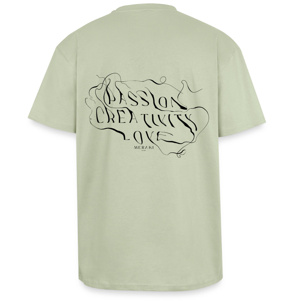 Oversized Heavyweight T-Shirt - PASSION CREATIVITY LOVE - Leichtes Salbeigrün 