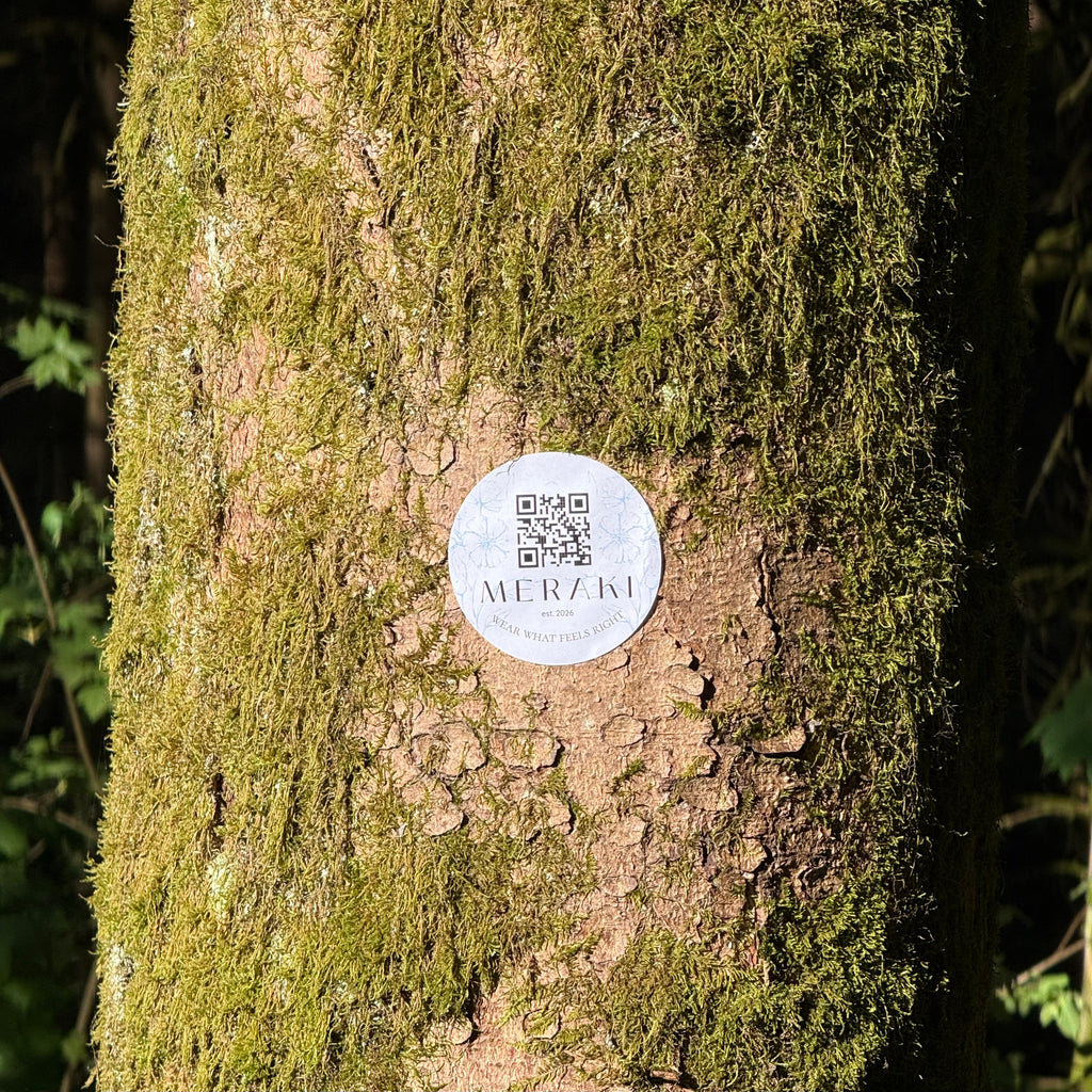 Bunter Meraki Sticker mit buntem Baumdesign, ideal für Dekorationen und kreative Bastelprojekte